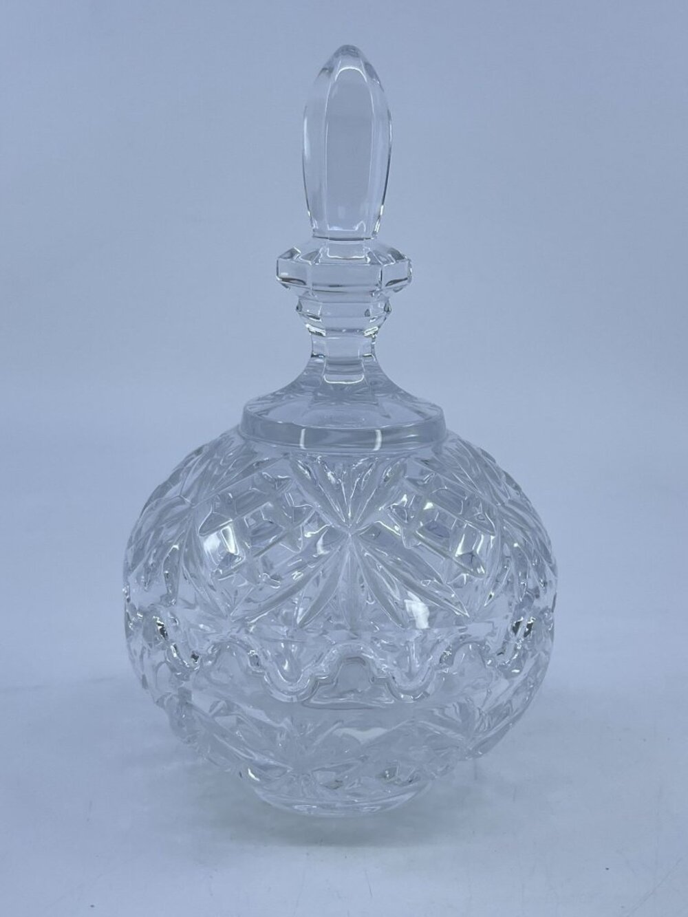 vintage bleikristall 24% lead crystal lidded trinket bowl with pointed finial